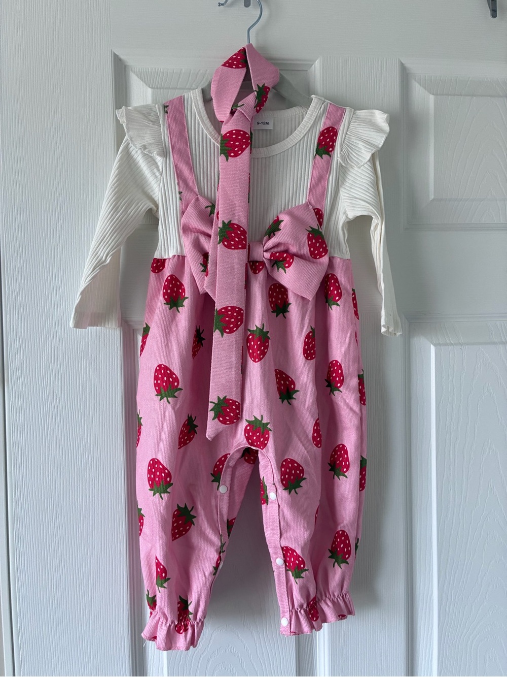 Source Unknown Pink Strawberry Print Girls' Romper with Bow Tie